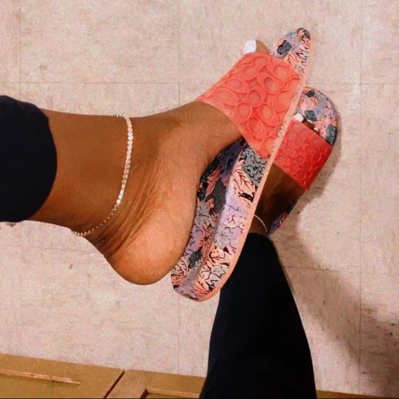 Butterfly anklets - Picture 3 of 7